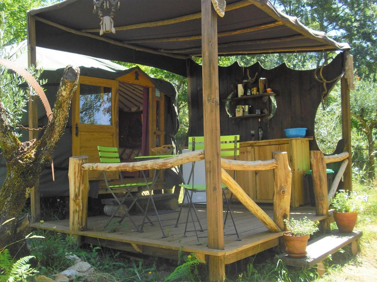 Green Man Yurt Penela Bagian luar foto