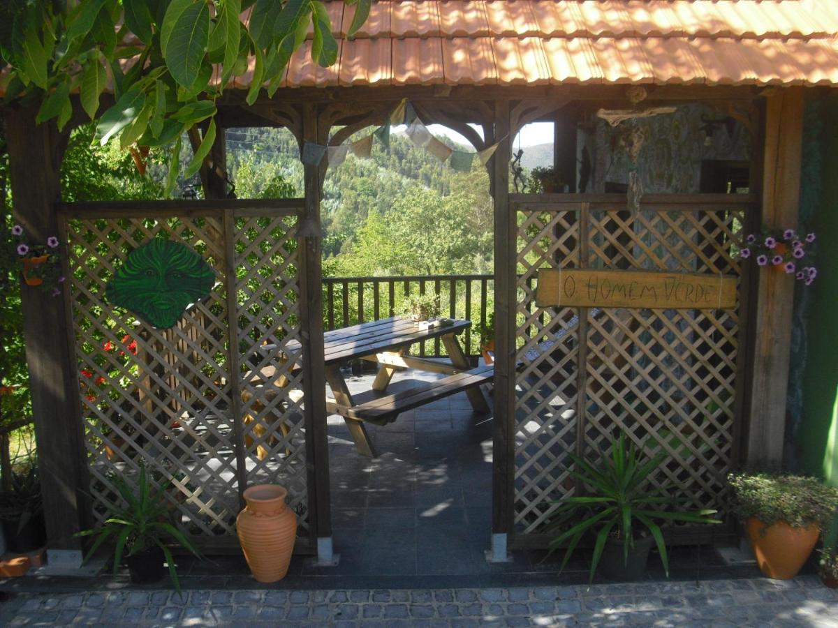 Green Man Yurt Penela Bagian luar foto